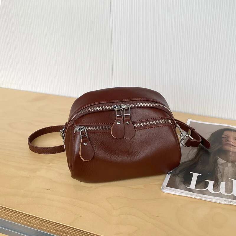 Leather Small Women 2024 New Retro Niche Design Cowhide Women's High-Grade Soft Leather Crossbody Bag