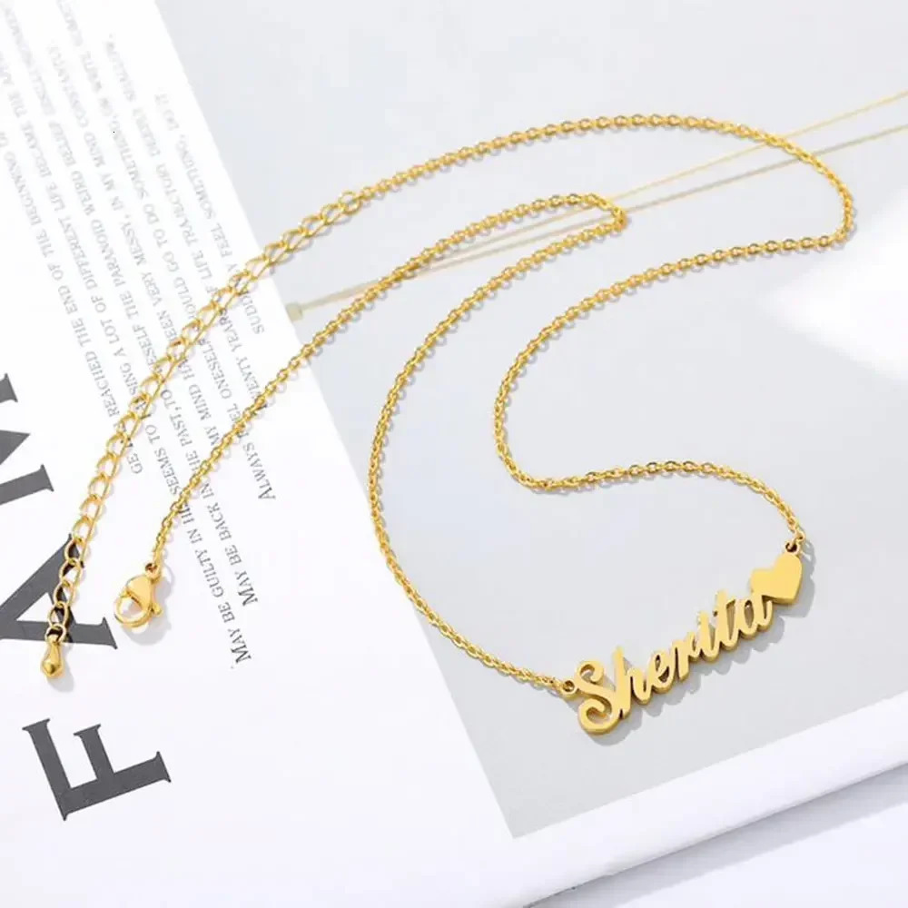 Customized name Womens heartshaped necklace stainless steel jewelry personalized letter pendant gold chain Christmas gift 250210