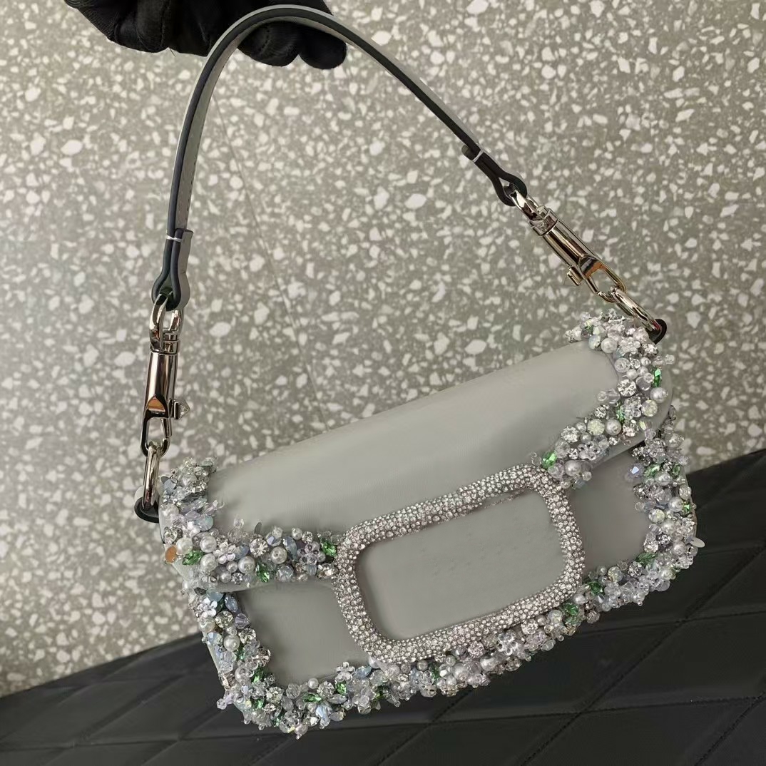 Highest Quality Designer Pearls Clutch Bags Real Calfskin Leather Beads Shoulder Bags Gold Hardware Buckle Closure Evening Purse Women Luxury Baguette Bags