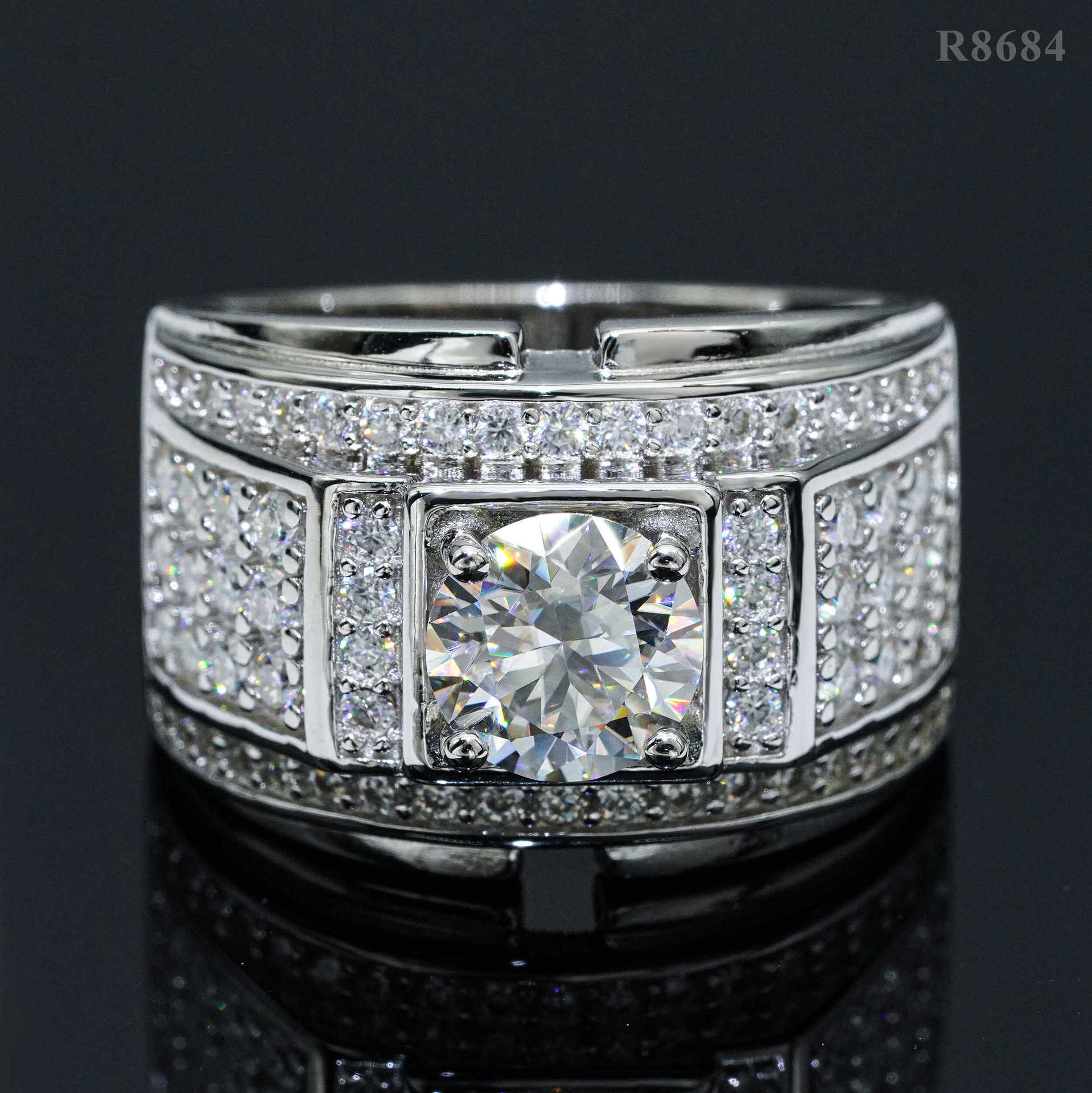 New 1.5ct domineering mens moissanite ring hip-hop rap S925 silver studded diamond ring