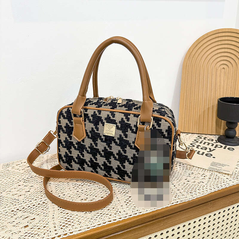 New classic Thousand Bird plaid leopard print small bag, fashionable handbag, stylish single shoulder diagonal cross bag