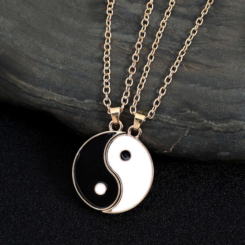 Film teion peripheral drip oil splicing necklace with Tai Chi pattern, trendy brand, fashionable and minimalist couple alloy pendant