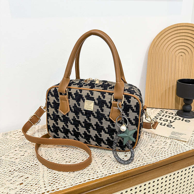 New classic Thousand Bird plaid leopard print small bag, fashionable handbag, stylish single shoulder diagonal cross bag