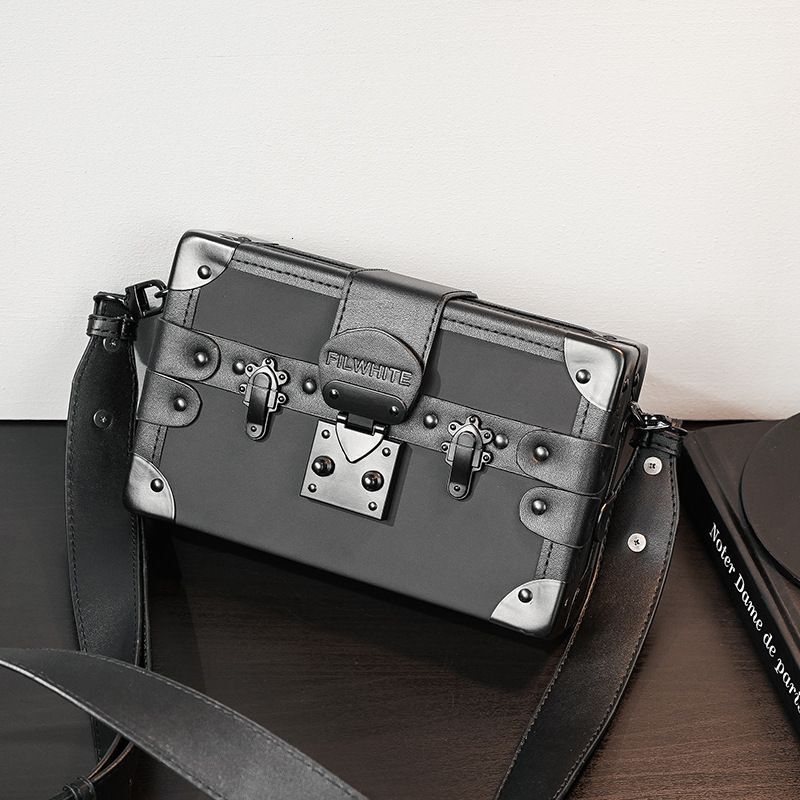 Shoulder Bags 2024 New Product Launch High-Quality Very Personalized Square Box Messenger Fashion Couple Mobile Phone Bag