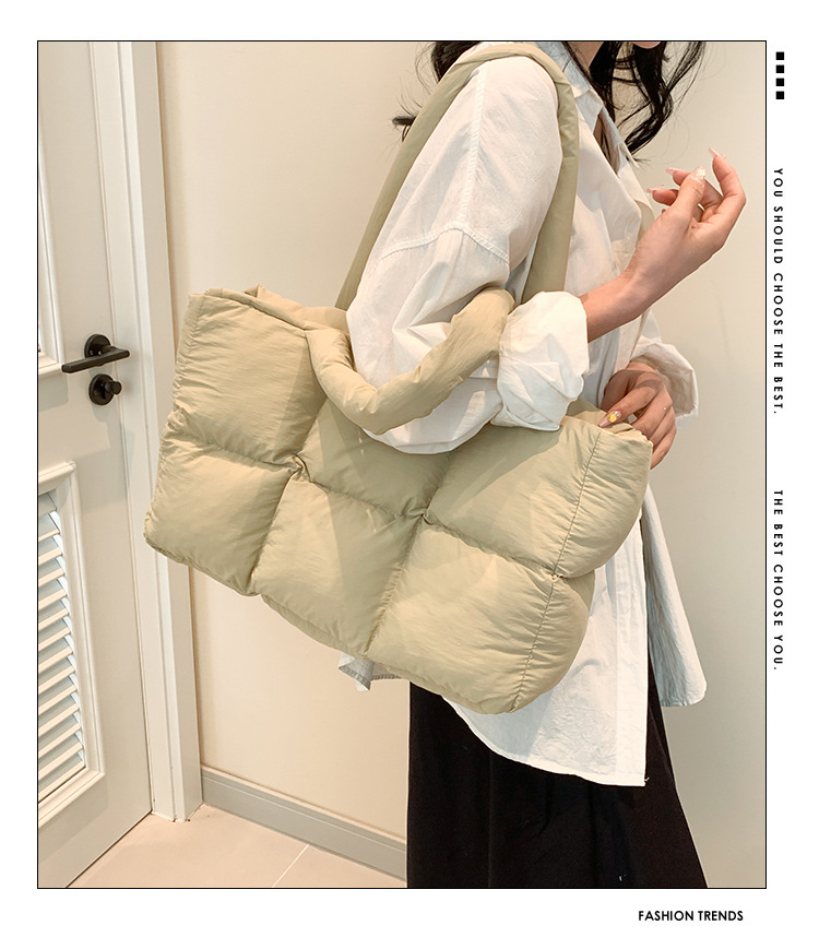 Simple Stylish Women's Padded Space Shoulder Bag for Winter Use