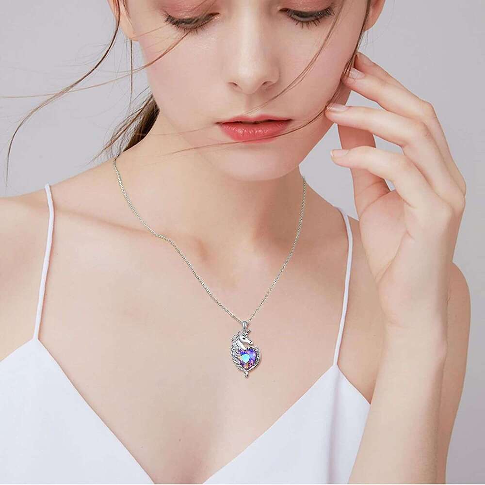 Hot selg cartoon unicorn necklace, colorful zircon jewelry gift, versatile and niche design, collarbone chain pendant