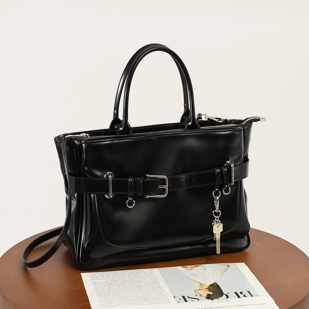 Bag 2025 Year's New Large Capacity Versatile Casual Single Shoulder Underarm Niche Commuter Fashion Bag