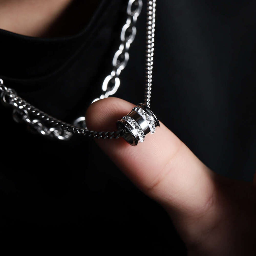 Transport bead pendant, double-layer stacked necklace, men's new niche design, simple exquisite, versatile and high-end collarbone chain