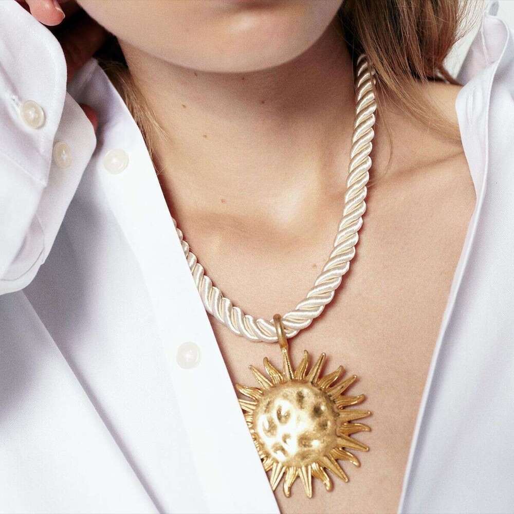 Beach vacation style, light , fashionable alloy, exaggerated suower pendant necklace, earrings, bohemian style
