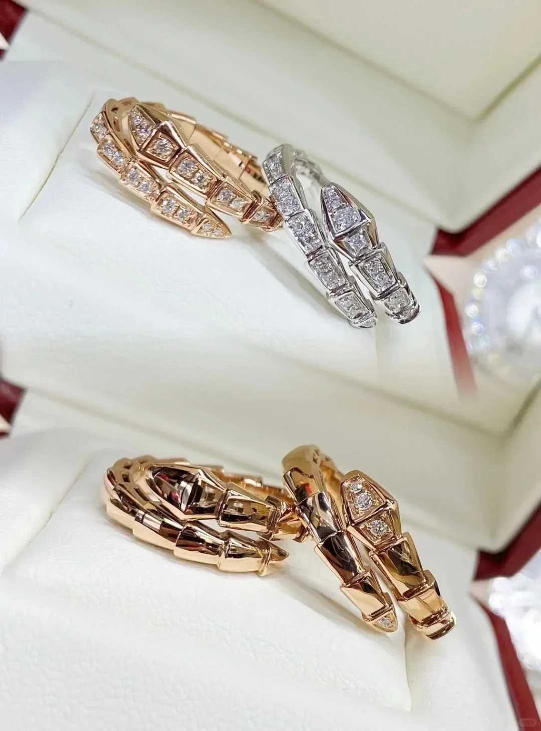 Band Rings S925 Silver 2024 New High-end Luxurious Snake Viper Ring Pav Diamond Elegant Noble and Confident Suitable for Banquets J250217KUHX