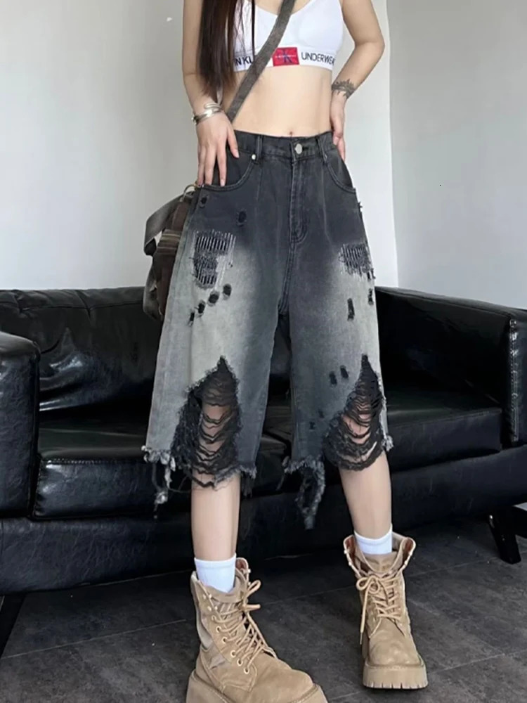Zoki Harajuku Hole Y2K Denim Shorts Women Streetwear Vintage Gradient Jeans Shorts American Retro Bf Hip Hop Shorts 250210