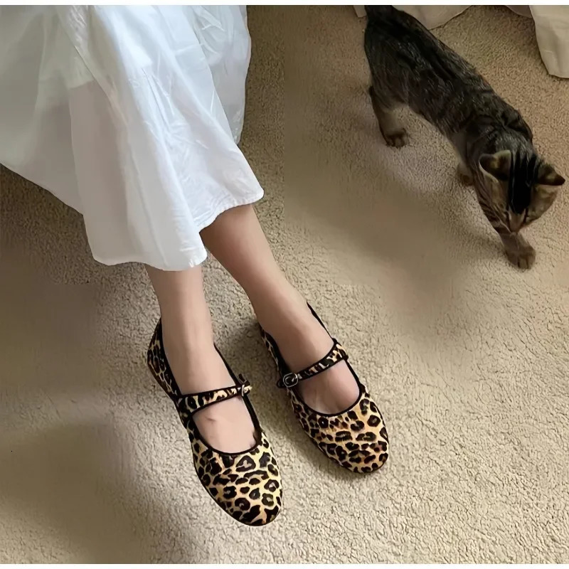 Leopard Print Leather Straight Buckle Single Shoes Womens Flat Granny Shoes Ballet Mary Jane Shoes 250214