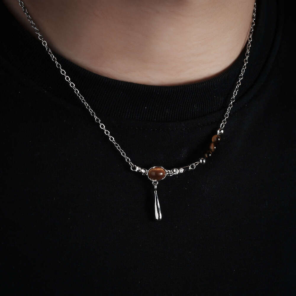 Titanium steel tiger eye stone necklace, men's light , niche high-end, temperament, collarbone chain, women's personality, versatile accesso