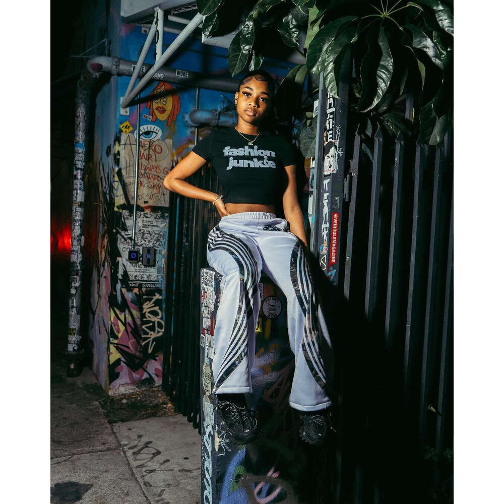 summer new round neck pullover short sleeved shirt with letter print exposed navel street fashion women's top T-shirt