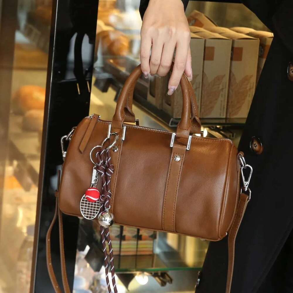 Bag Women's 2024 New Leather Large Capacity Cowhide Retro Handbag Women's Fashion Single Shoulder Crossbody Bag