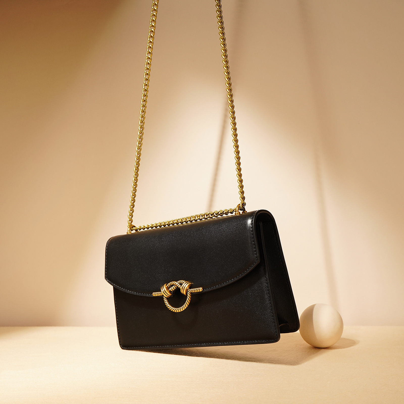 Bag New Classic Leather Small Square 2025 Early Spring Simple Commuting Versatile Single Shoulder Crossbody Chain Bag