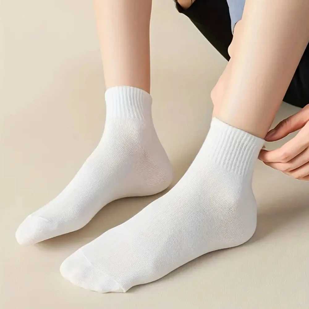 3/4/5/6 pairs of solid color black and white mens socks summer autumn retro student boys short sleeved mens low ankle socks W250217
