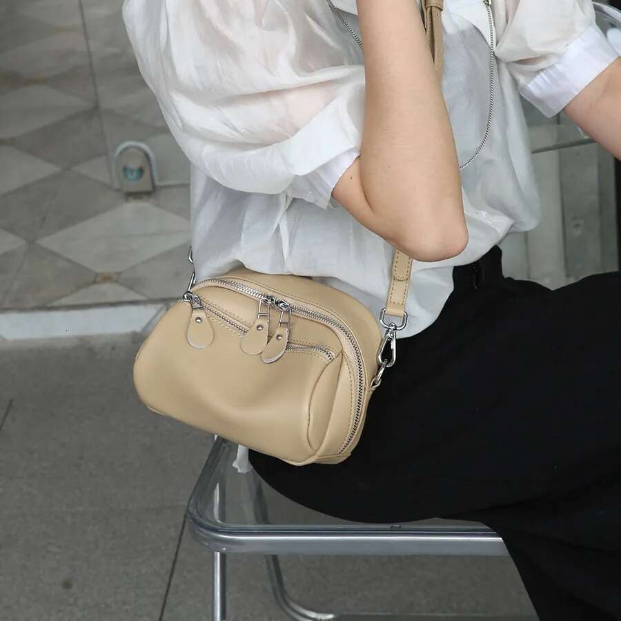 Leather Small Women 2024 New Retro Niche Design Cowhide Women's High-Grade Soft Leather Crossbody Bag