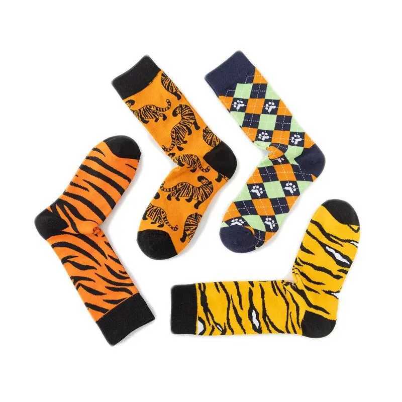 A new pair of trendy skeleton socks for men tiger cartoon alien novel hip-hop orange crazy trend socks W250217