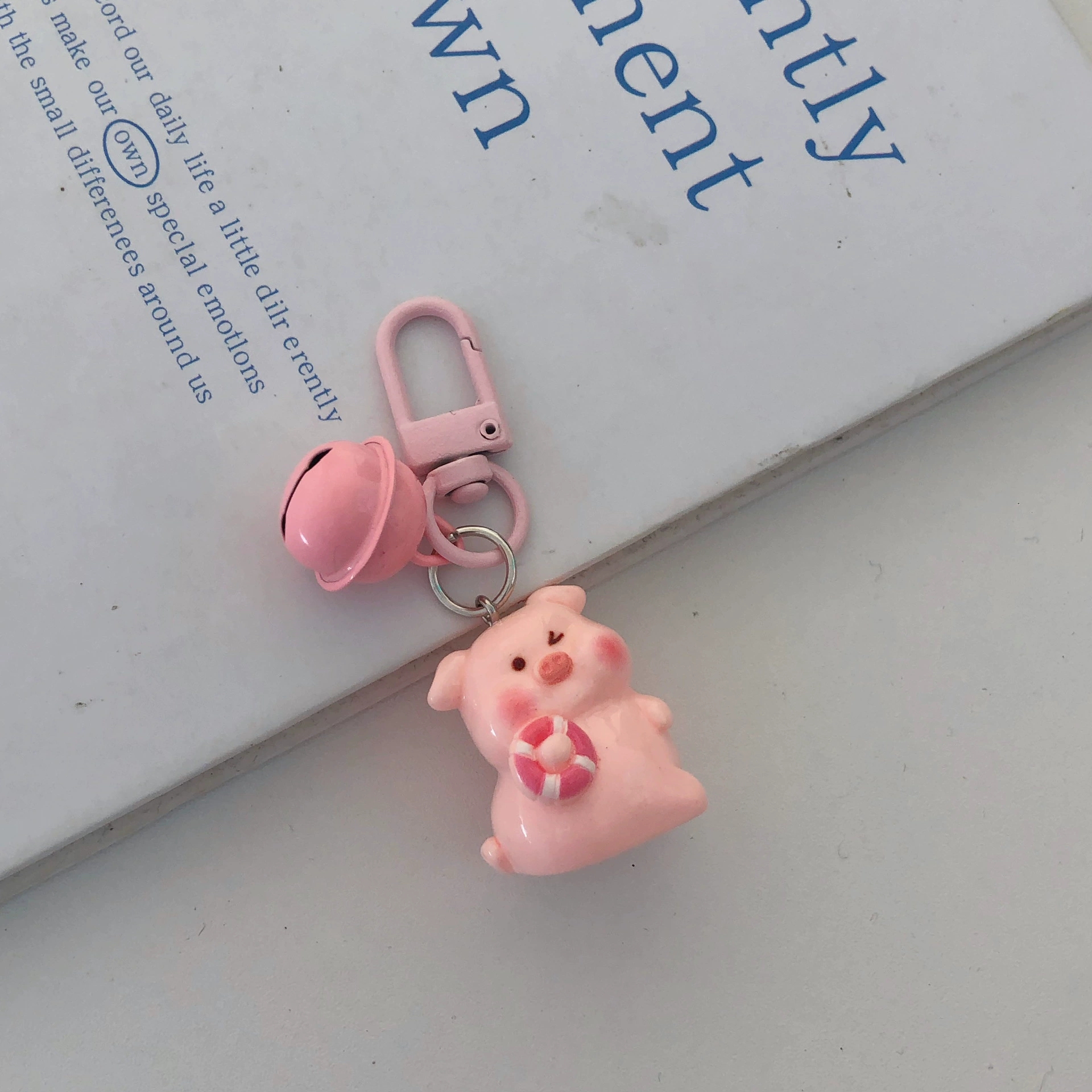 New Cute 3D Little Fat Pig Bell Keychain Girl Student Backpack Pendant Girlfriend Gift Cartoon Pendant