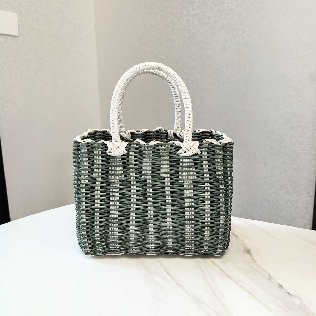 Designer bag Plastic woven vegetable basket hand-held basket souvenir packaging handbag gift basket womens imitation rattan basket shower basket Y2502