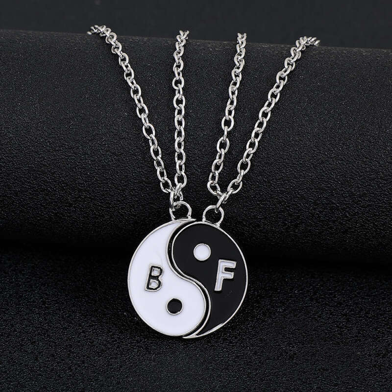 Film teion peripheral drip oil splicing necklace with Tai Chi pattern, trendy brand, fashionable and minimalist couple alloy pendant