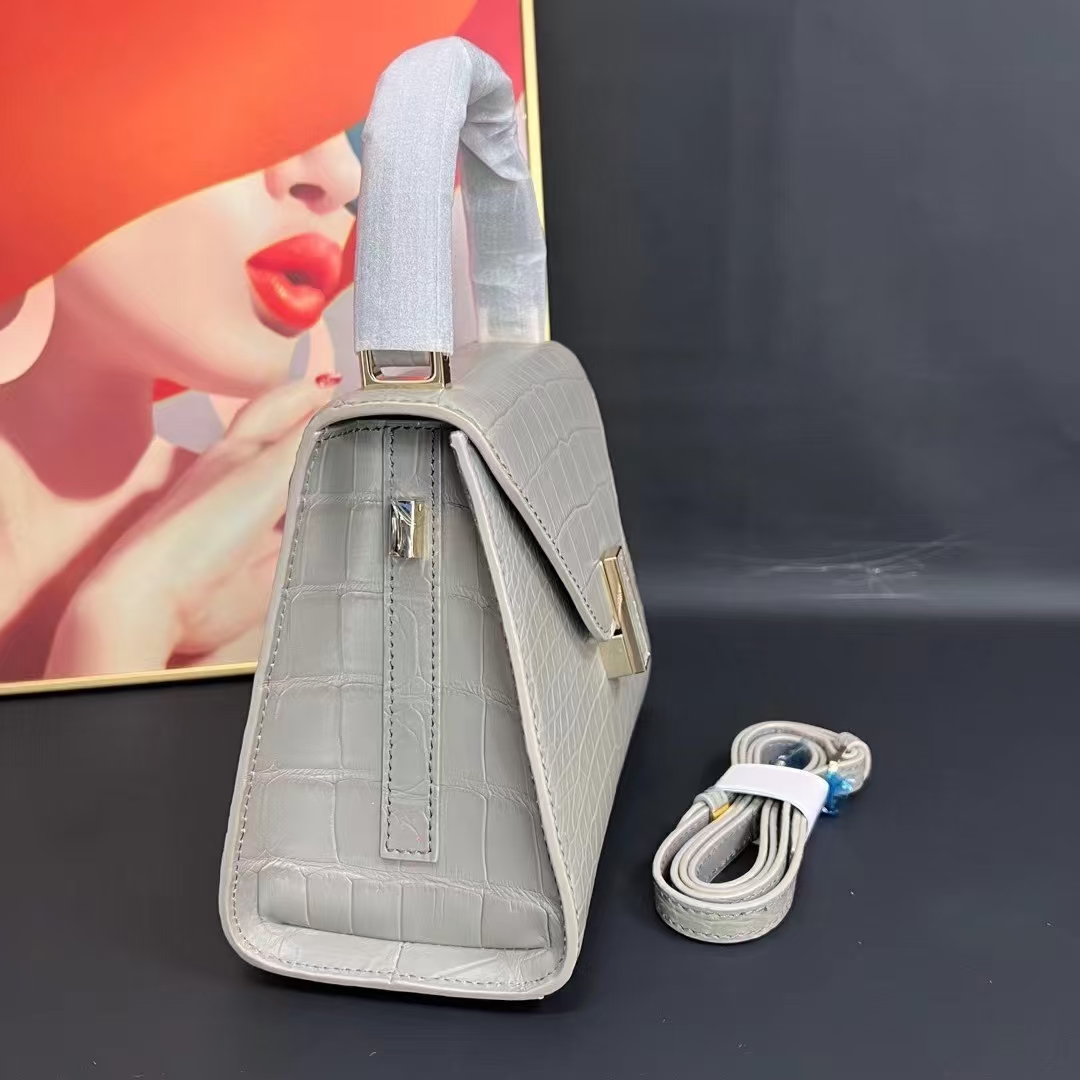 Handmade Bag Crocodile Baby Crossbody Bag Luxury Chain Bag Genuine Leather Crocodile Women bag pure handmade tile bag NO LOGO