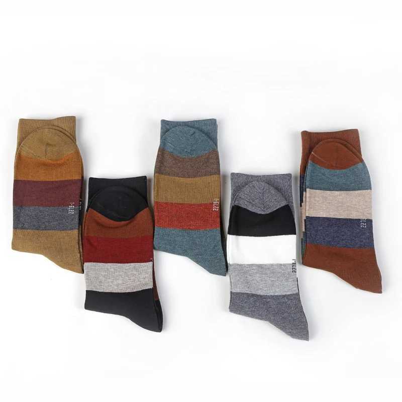 Mens Combed Cotton Socks Fashion Colorful Large Stripe Harajuku Four Seasons Casual Socks Men Size 39-44 5Pair/Lot W250217