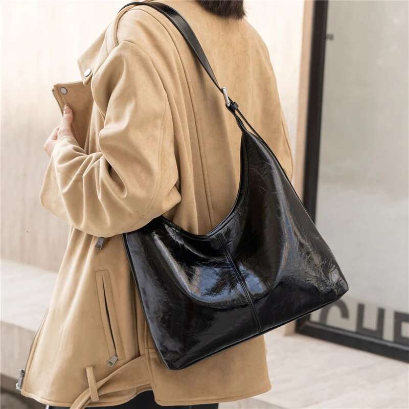 Toptrends Oil Wax Cow Genuine Leather Large Hobo Shoulder Bags For Women 2025 Designer Commuter Crossbody Ladies Handbags