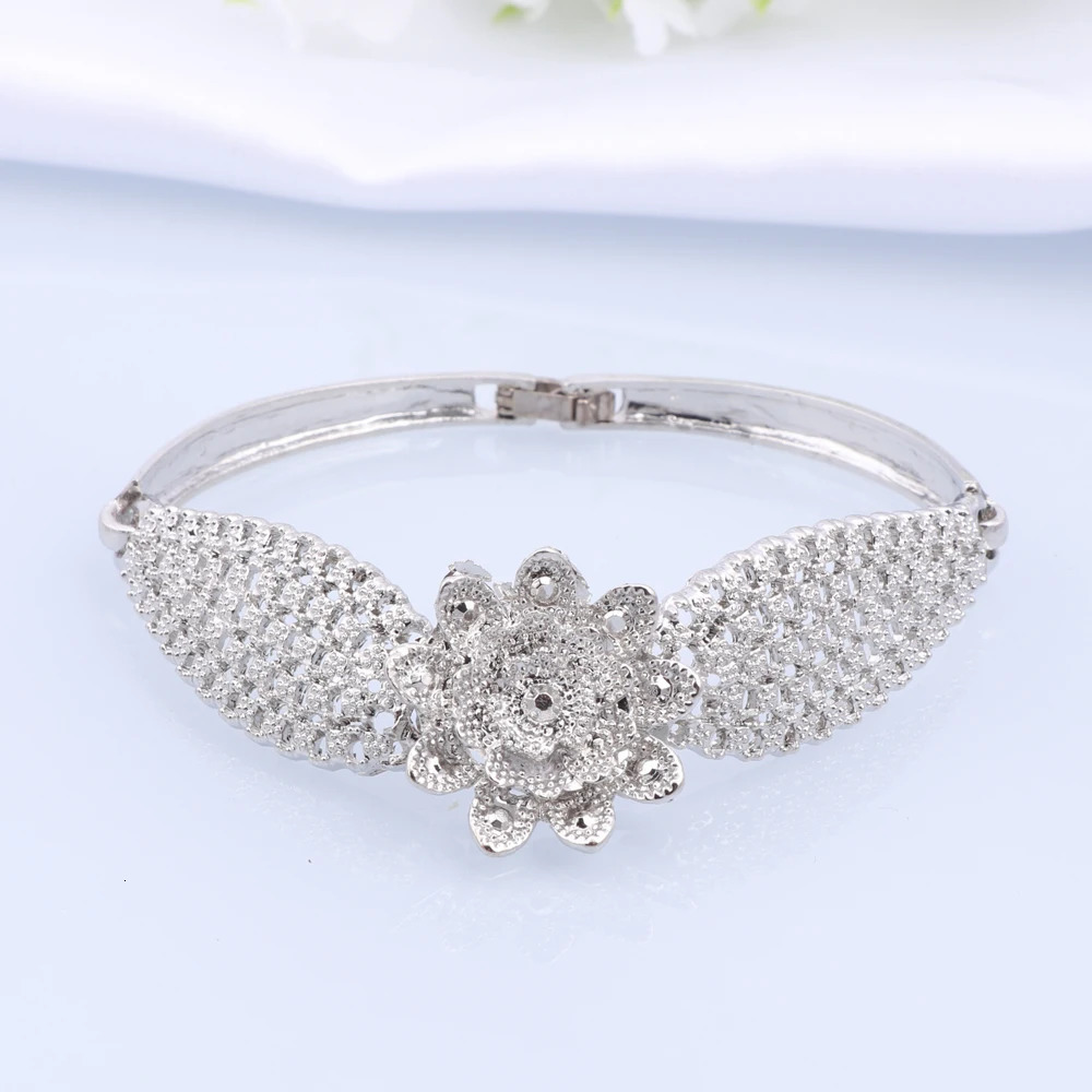 Silver Plated Jewelry Sets for Flower Shaped Women Necklace Earrings Bracelet Ring Women African Beads Indian Bridal Jewelry Set 250213