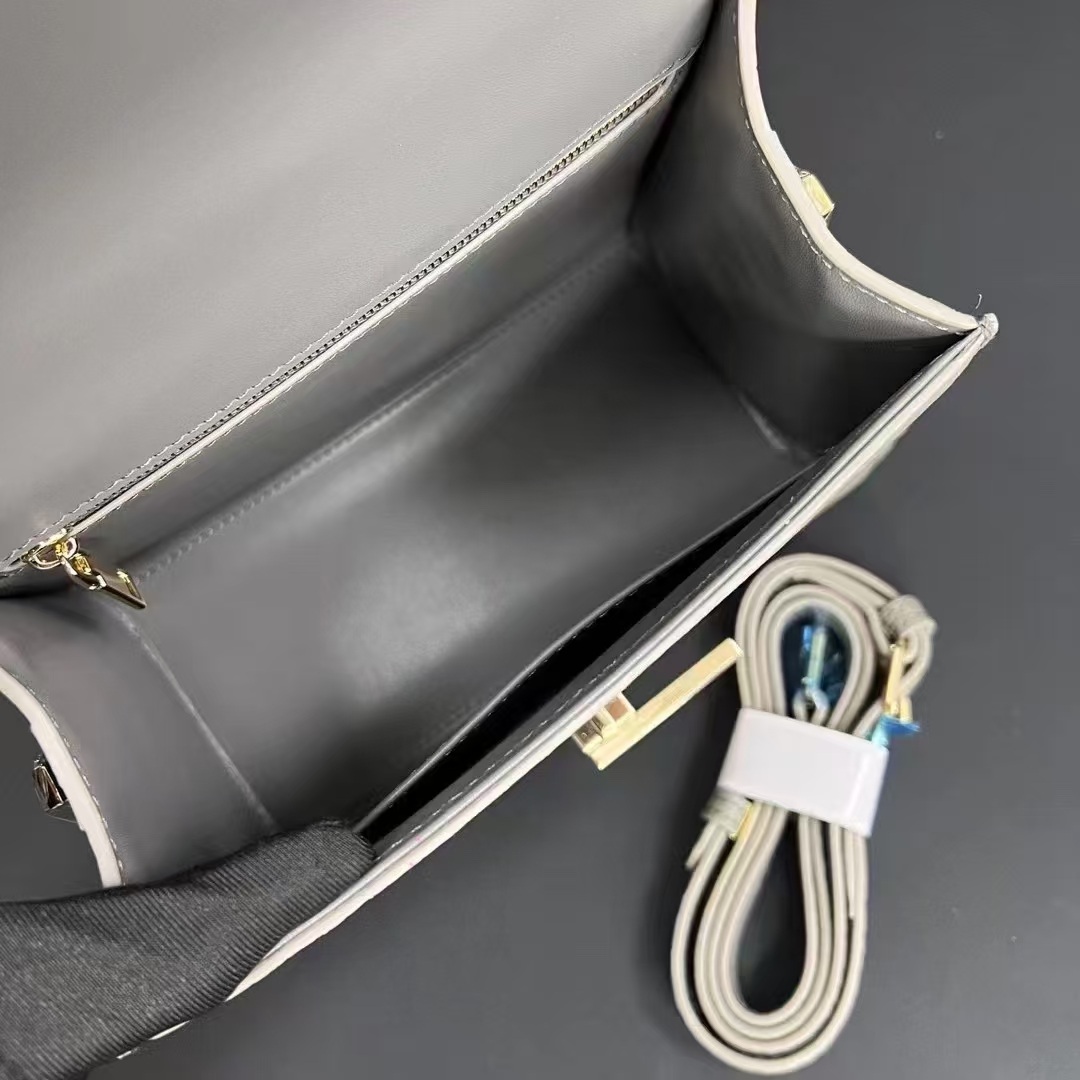 Handmade Bag Crocodile Baby Crossbody Bag Luxury Chain Bag Genuine Leather Crocodile Women bag pure handmade tile bag NO LOGO