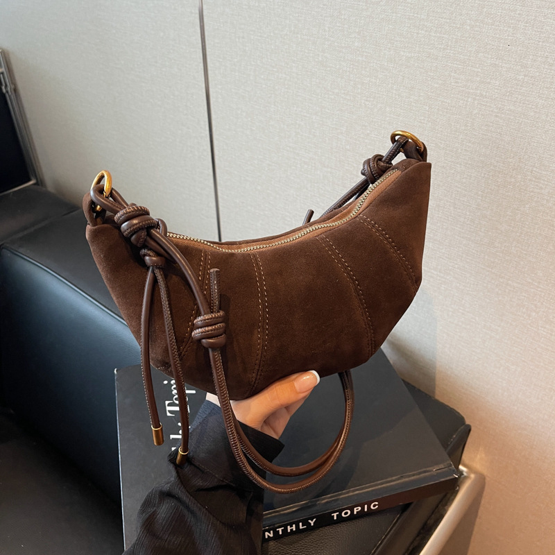 Fashionable and versatile underarm dumpling 2025 new frosted leather horn bag, internet famous single shoulder crossbody bag swissmilitary