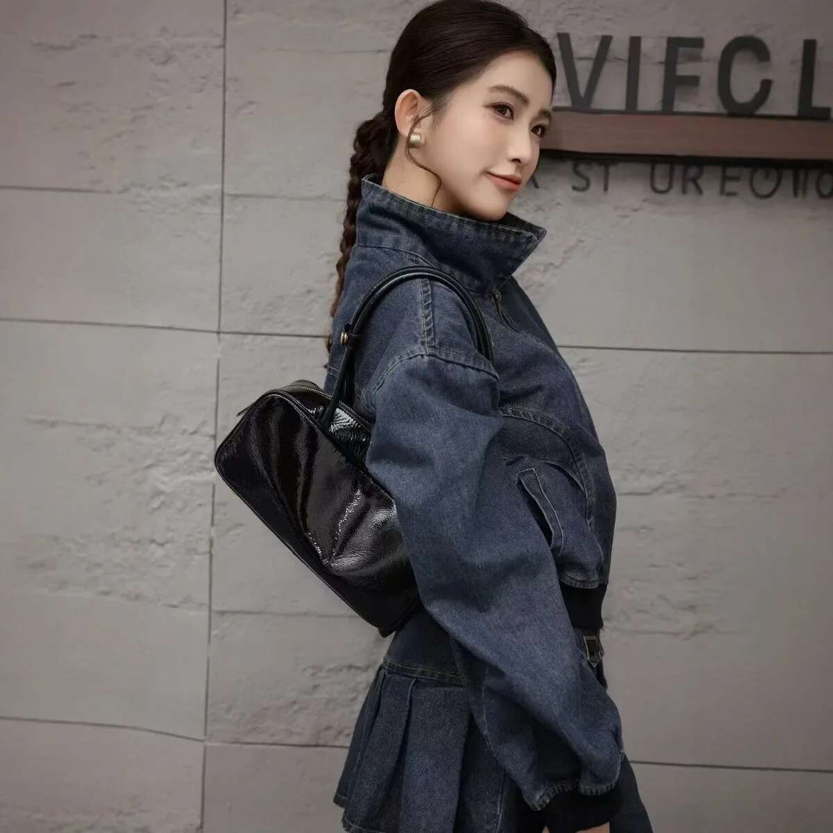 Euro No Same Style As Internet Celebrity Top-Handle 2025 Patent Cow Leather Women Handbag Glossy Brown Armpit Purse