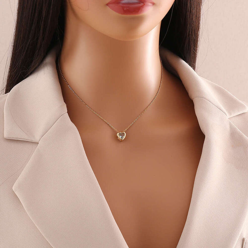 New Jewelry Style Love Pendant Fashion Versatile Stainless Steel Collar Chain Minimalist Necklace N035