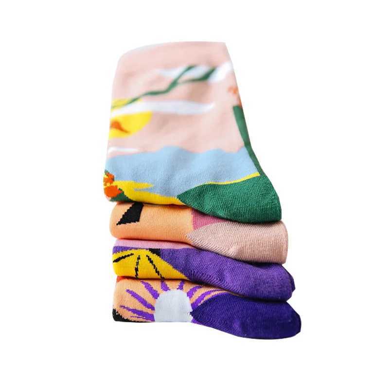 4 pairs of personalized tidal socks graffiti socks womens flower mushroom animal fruit pattern cotton Harajuku style mid calf socks W250217