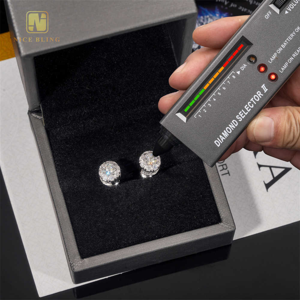 925 Sterling Silver Diamond Earring Custom Designer Jewelry Ear Studs Luxury Ice Out Women Fine Jewelry Moissanite Stud Earring