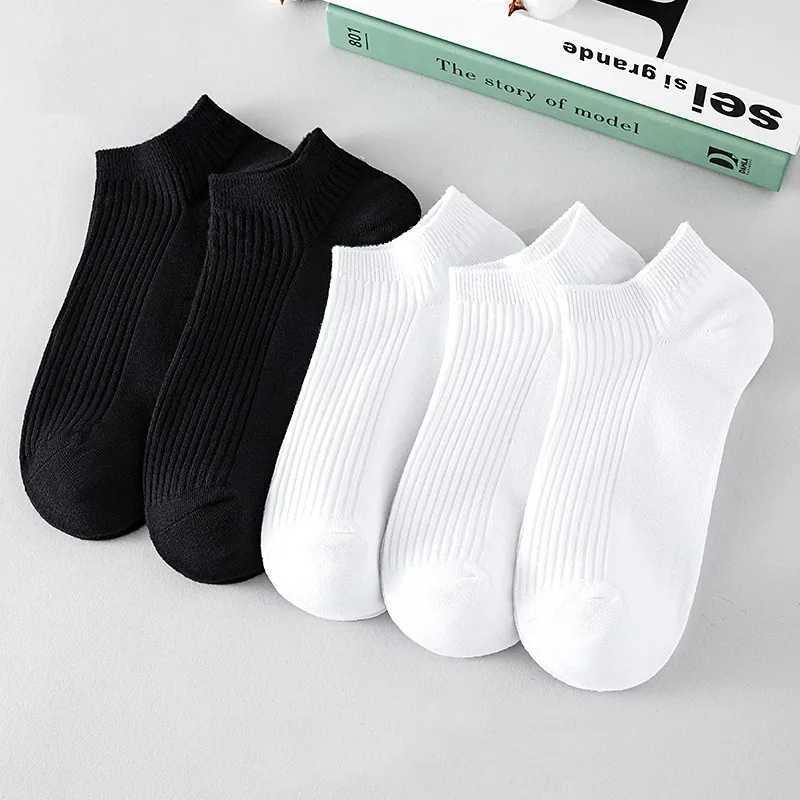 0 pairs of mens and womens solid color short tube socks winter sweat absorbing and breathable couple boat socks white W250217