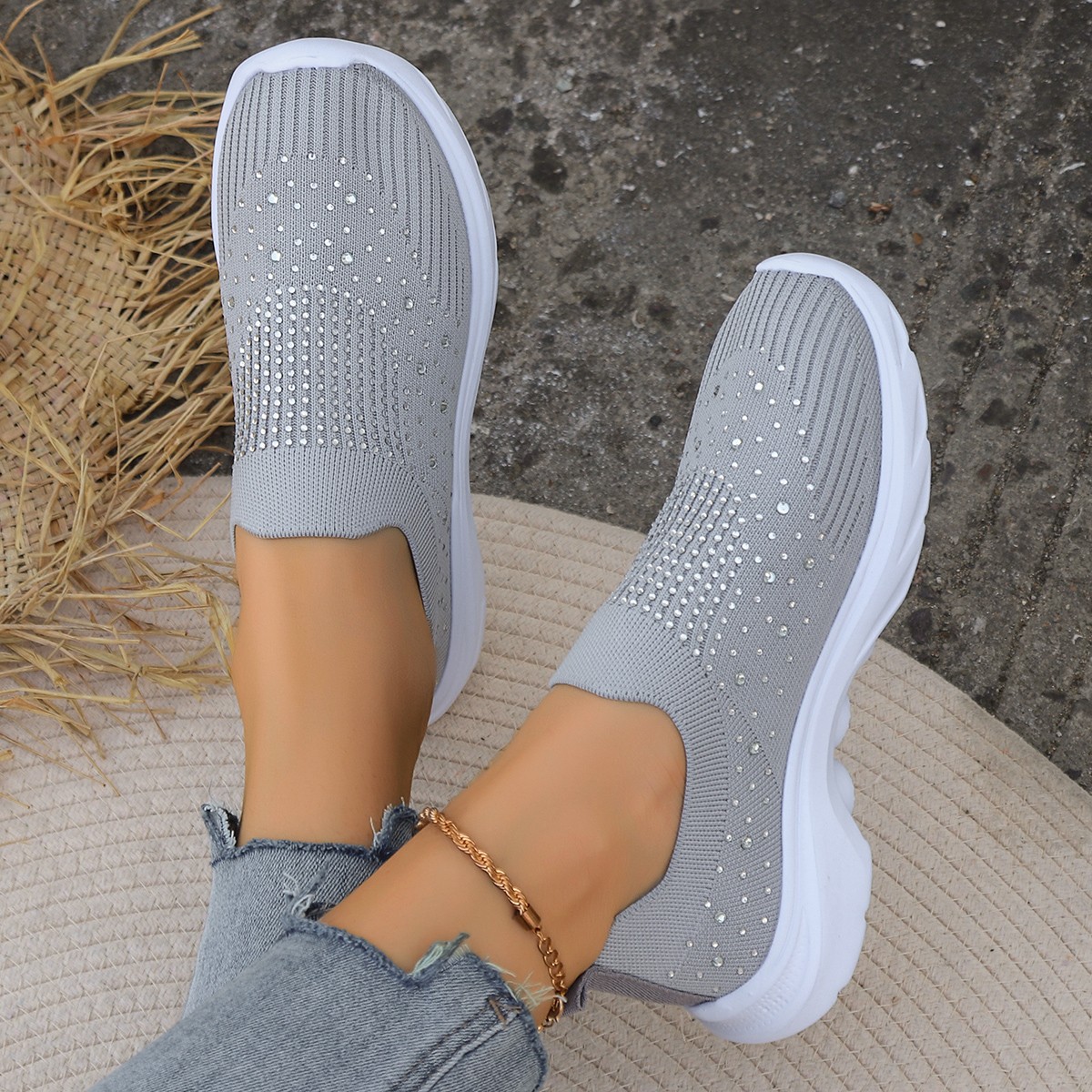 Cross-border foreign trade large size retro sports shoes 2025 spring new fashion wear rhinester flying woven sports shoes