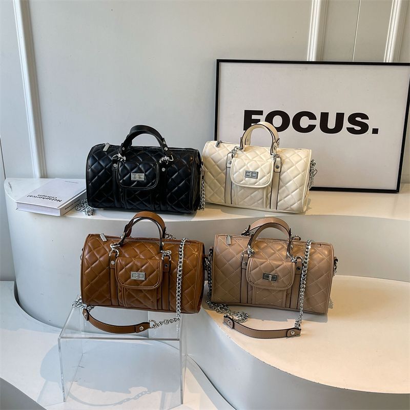 Europe The United States Portable Pillow Ladies Spring And Summer 2024 New High-Grade Rhombic Chain Shoulder Slung Bag