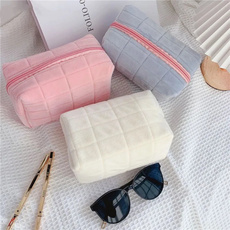 Cute Fur Makeup Bag for Women Zipper Large Solid Color Cosmetic Travel Make Up Toiletry Washing Pouch 250213
