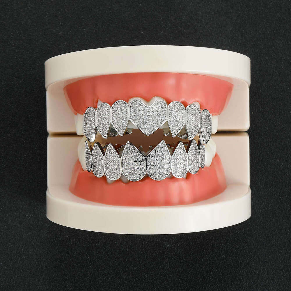 New 8-tooth micro inlaid Moissanite with heart-shaped personality, Halloween costume, teeth, hip-hop accessories, braces