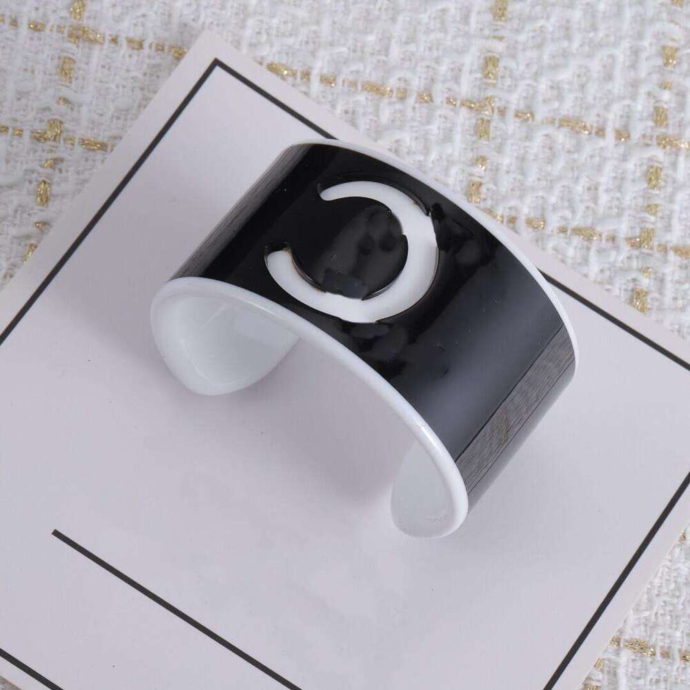 Designer Bracelets designer bangle letter higher quality solid colour Design women bracelet Designer Jewelry Versatile Gifts good 5 styles popular in the season