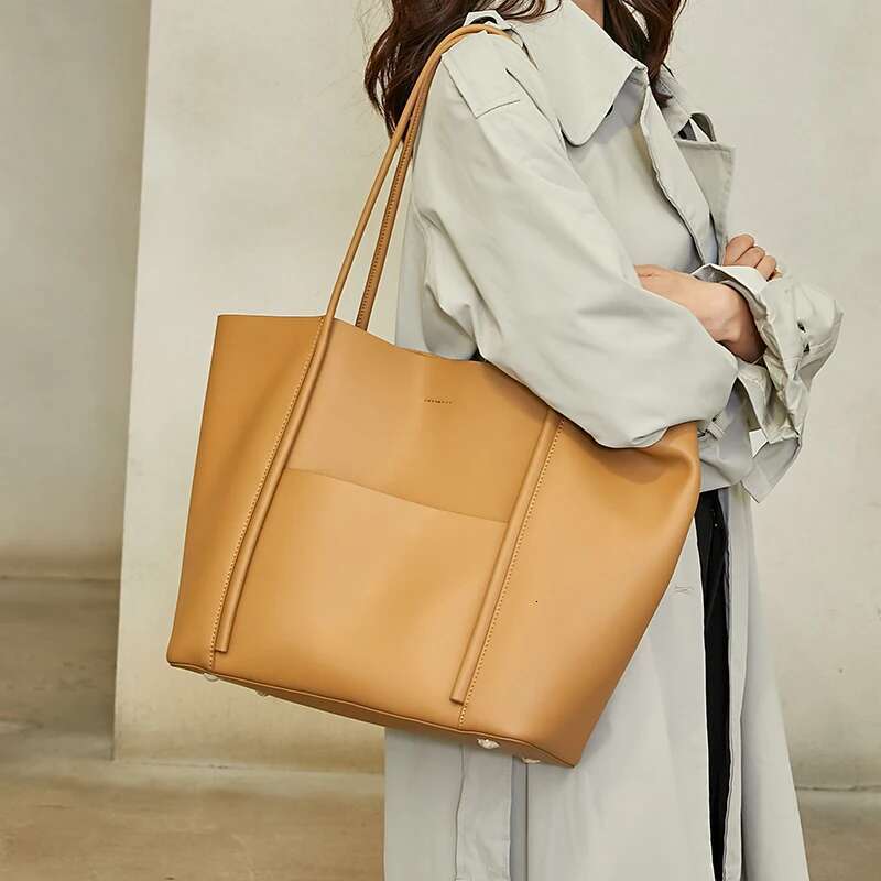 Women's Cowhide Genuine Leather Shoulder Bag Female Designer Fashion Handbags Ladies Commuting Large Capacity Tote Bags