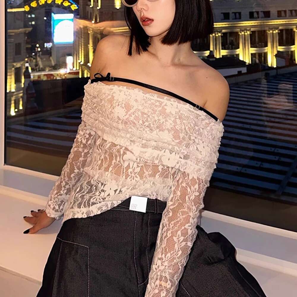 2025 Spring & Summer New Women's T-Shirt Y2k Sexy Strapless Slim One-E Collar Hollow Lace Fashion Hundred Long-Sleeved Tops