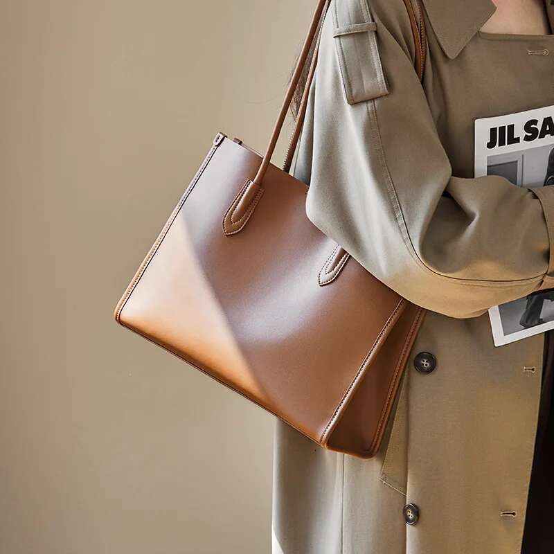 2025 New Autumn/Winter Large Capacity Premium Shoulder Bag