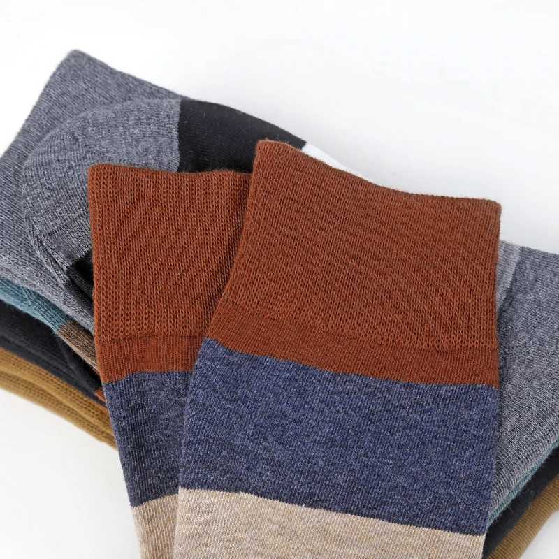 Mens Combed Cotton Socks Fashion Colorful Large Stripe Harajuku Four Seasons Casual Socks Men Size 39-44 5Pair/Lot W250217