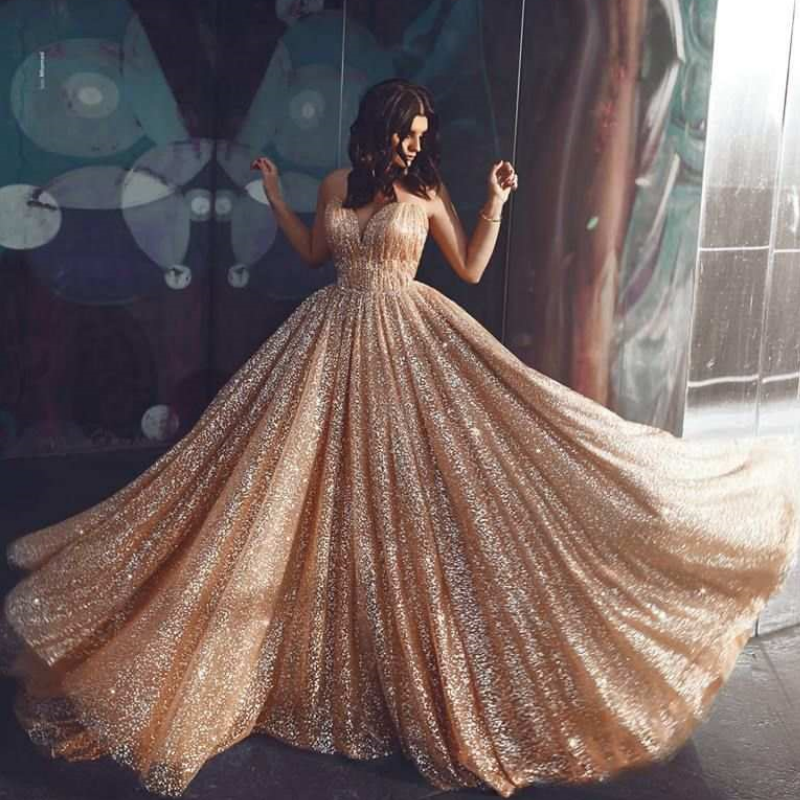 2025 Quinceanera Dresses Strapless Sleeveless Gold Lace Appliques With Bling Sequins Tiered Skirt Custom Made Sweet Prom Ball Gown vestido de noche