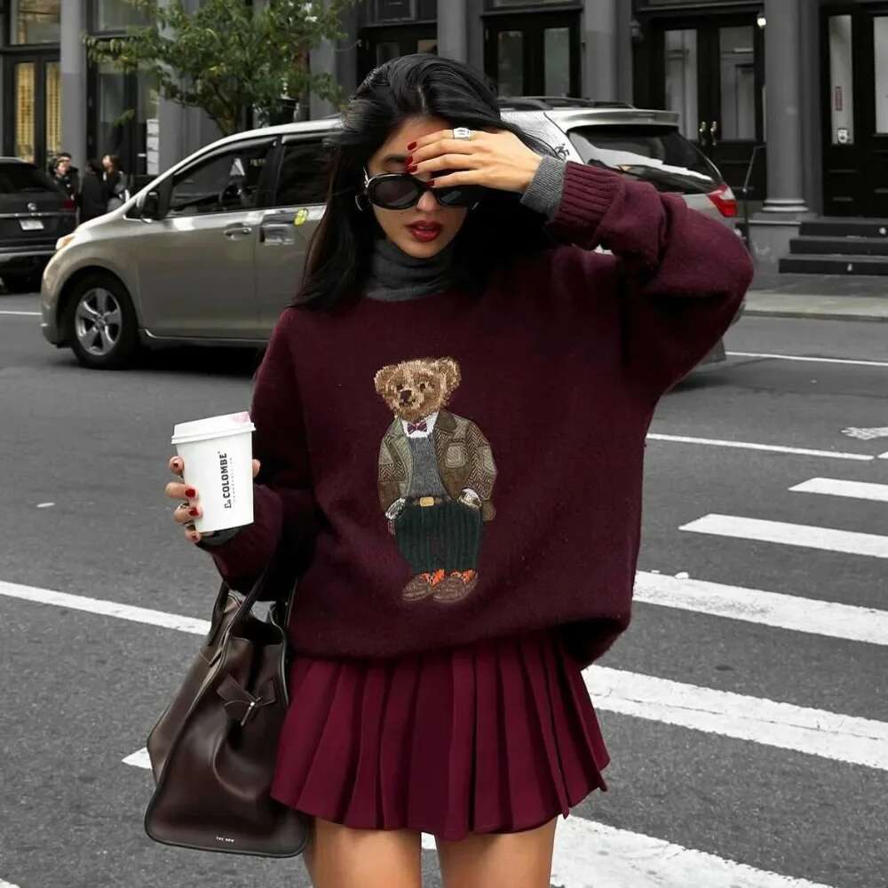 Fashionable Autumn Winter New Style Sweater With Bear Embroidery And Cartoon College Wind Knitted Top