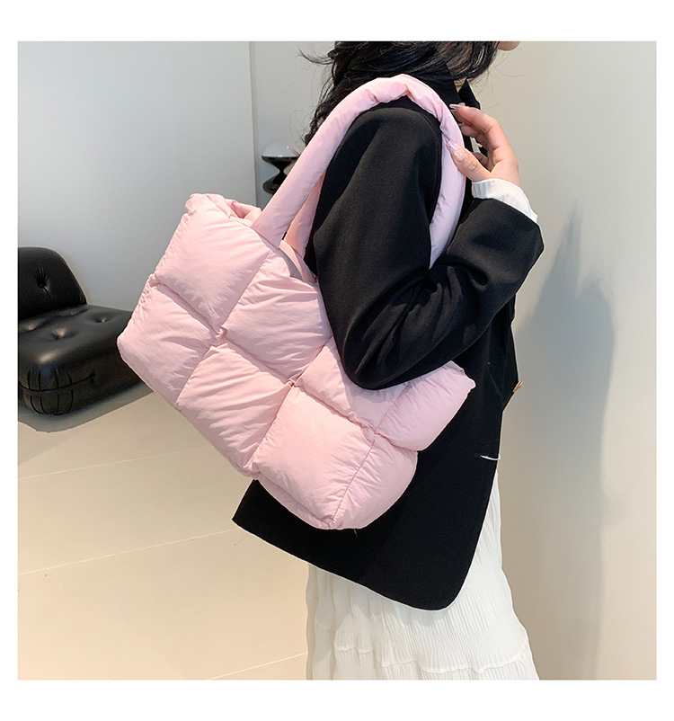 Simple Stylish Women's Padded Space Shoulder Bag for Winter Use