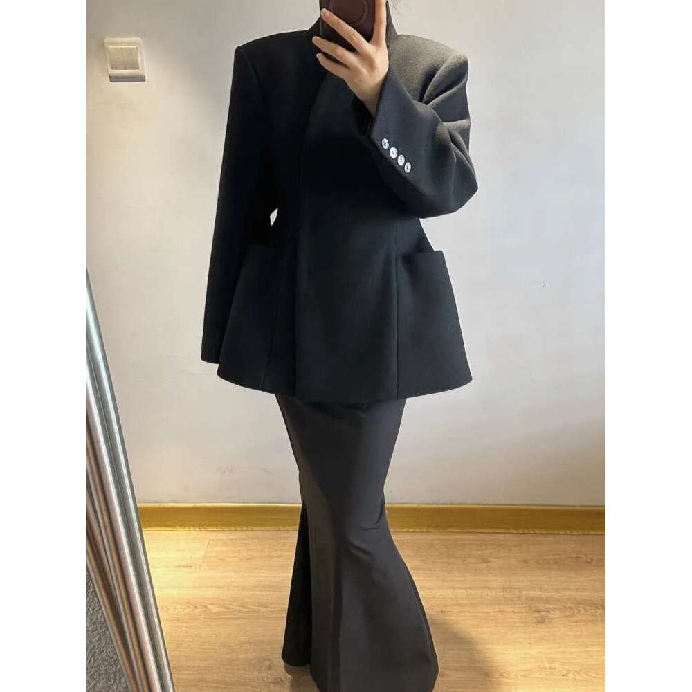 High-End Black Woolen Blazer For Women V-Neck Covered Button Double Pockets Design Gathered Waist Coats Elegant